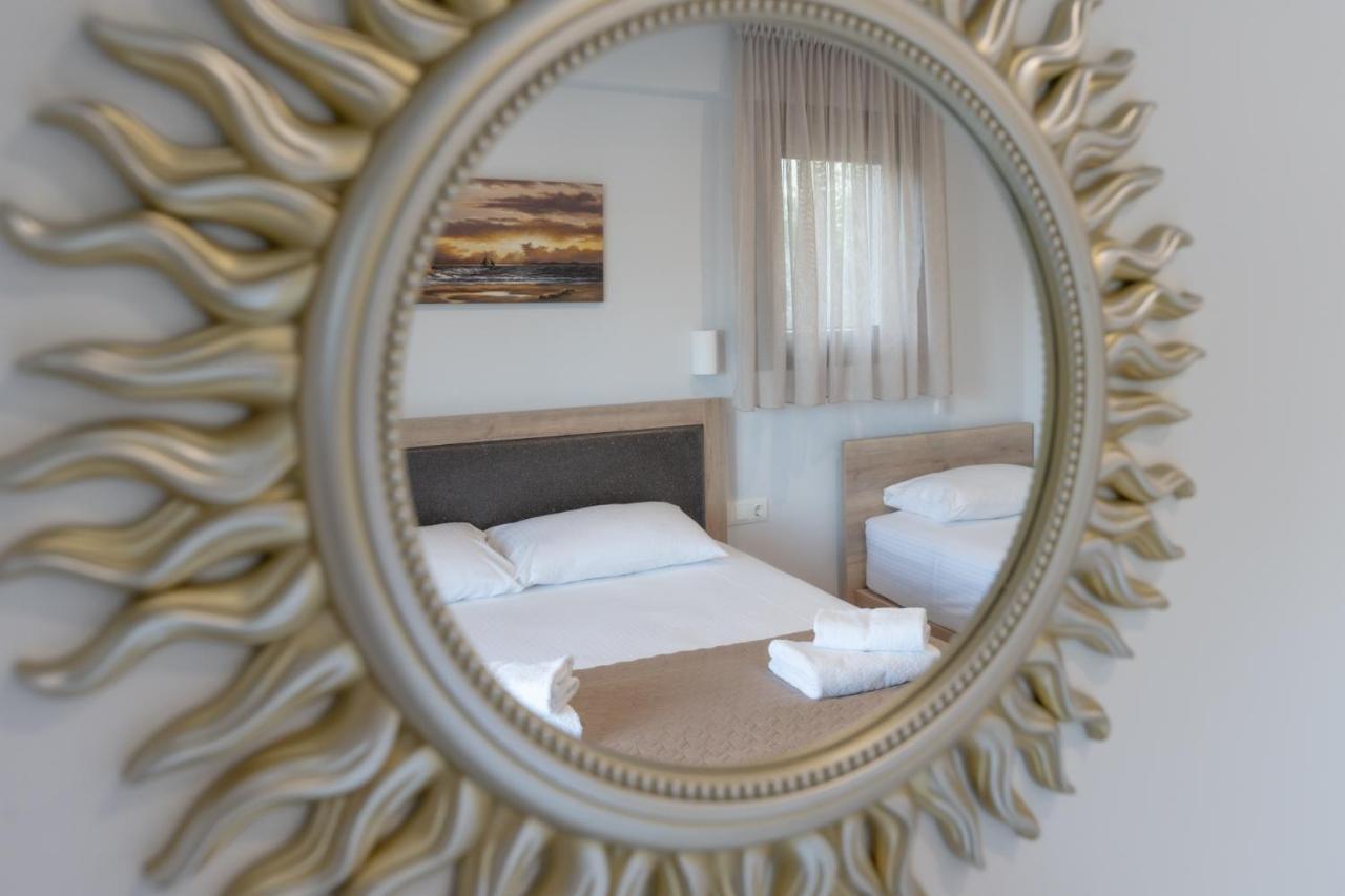 Sunshine Rooms And Suites Неа-Врасна Екстер'єр фото