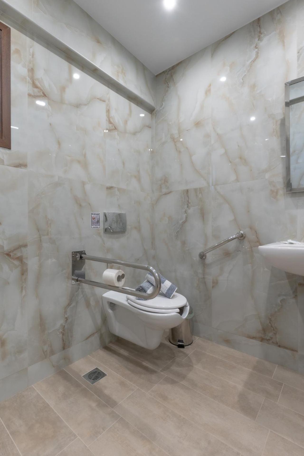 Sunshine Rooms And Suites Неа-Врасна Екстер'єр фото